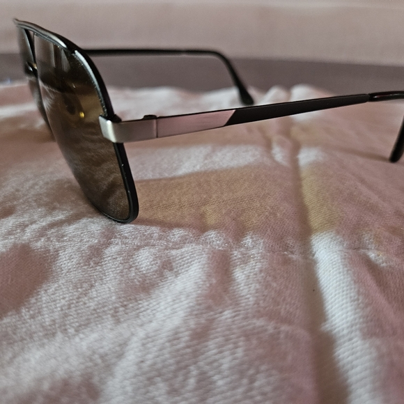 Men's Dark tint Black Sunglasses - Picture 2 of 6